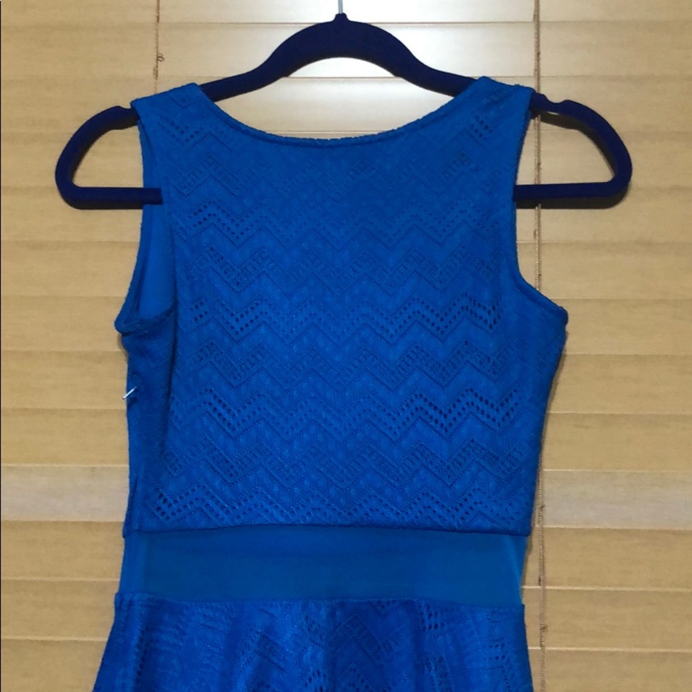 Dress - Picture 5 of 5